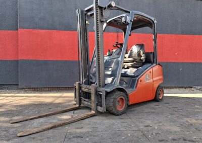 Wózek widłowy Linde H20T-01 / 391